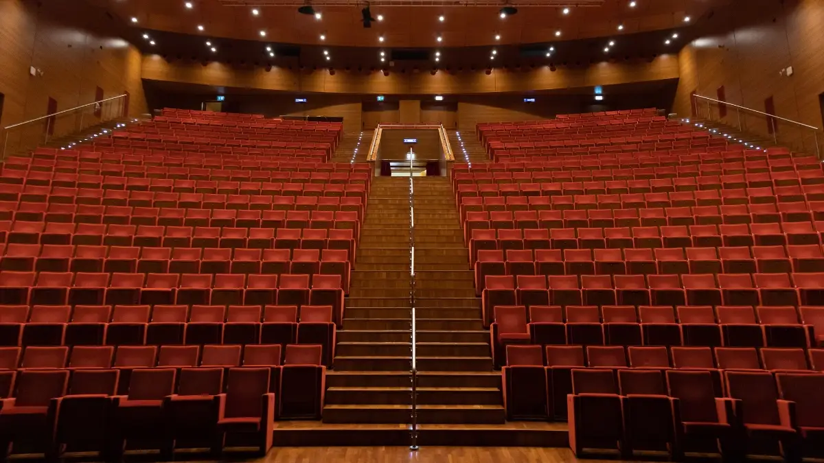 teatro auditorium tau